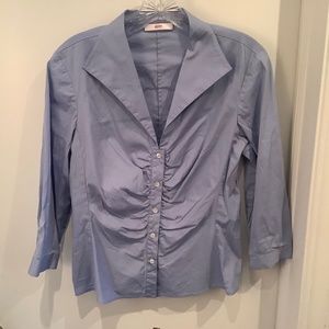 Great Leggiadro blouse with cute pleated detail.